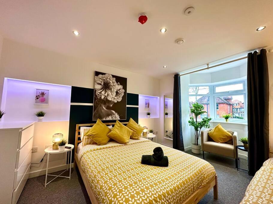 Massive New 8 Bedroom House Sleeps Up To 21 - Accepts Groups - Great Location - Free Parking - Fast Wifi - Smart Tvs - Sleeps Up To 21 People - Close To Bournemouth & Poole Town Centre & Sandbanks Exteriör bild